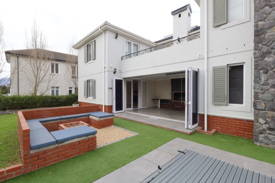 To Let 4 Bedroom Property for Rent in Val De Vie Estate Western Cape